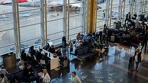 US airlines cancel 1,200 flights Tuesday as government shutdown continues