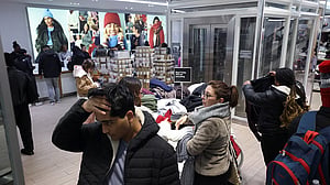 US Thanksgiving online sales expected to rise 6%, Salesforce data shows