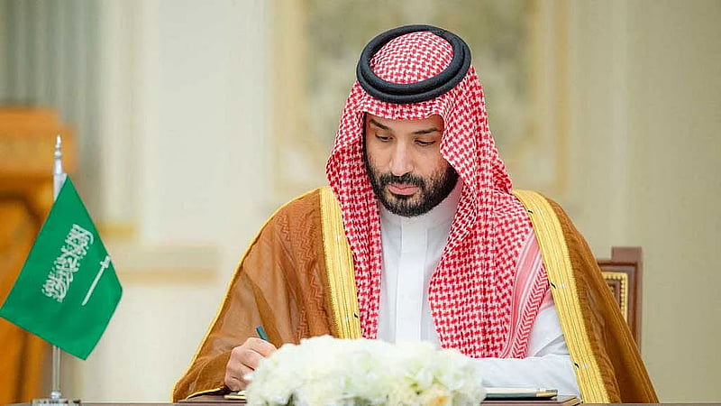 Saudi prince restores clout in first White House trip since Khashoggi crisis