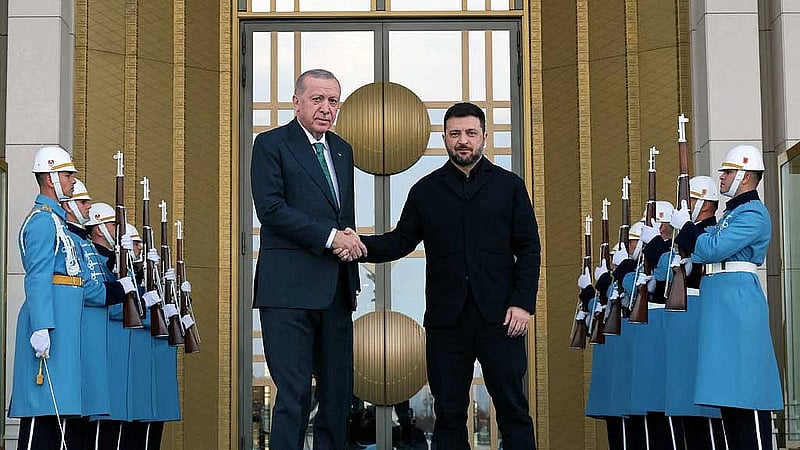 Zelensky meets Turkish president as word emerges of new US peace push
