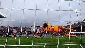 Araujo nets late winner as Barcelona edge Girona 2-1