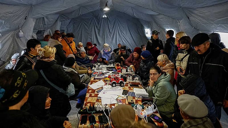 Russian bombardment plunges hundreds of thousands of Ukrainians into blackout