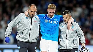 De Bruyne undergoes successful surgery after thigh injury taking penalty