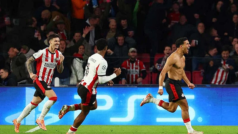 PSV come from behind to hand Napoli six of the best