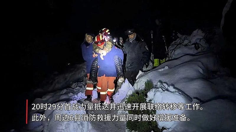 All stranded Everest hikers evacuated from remote Tibetan valley