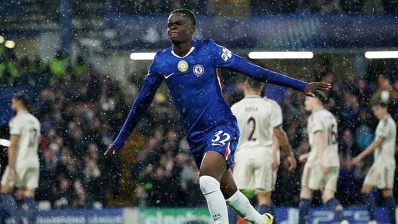 Chelsea thump hapless Ajax 5-1 in Champions League