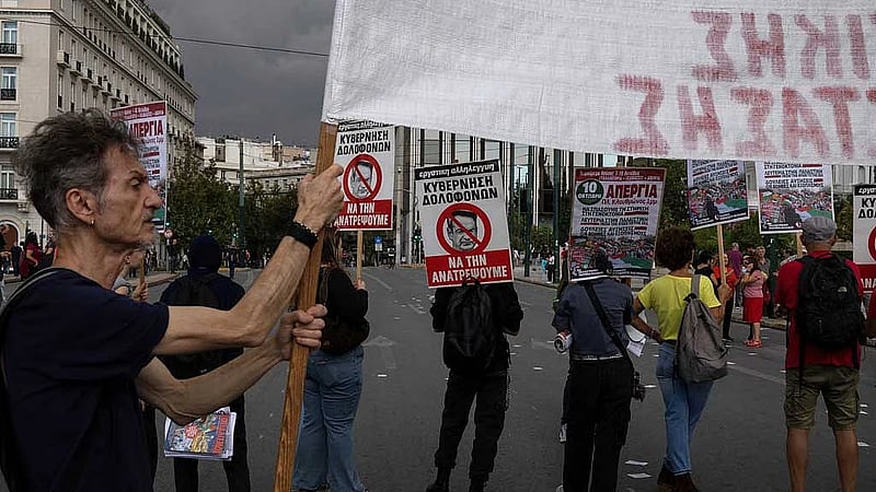 Greek strike against labour reforms disrupts transport, services