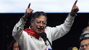 Trump calls Colombian president 'a drug leader', vows end to payments