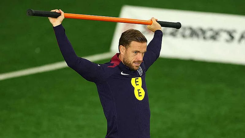 Veteran Henderson says he is not in England team to be a cheerleader