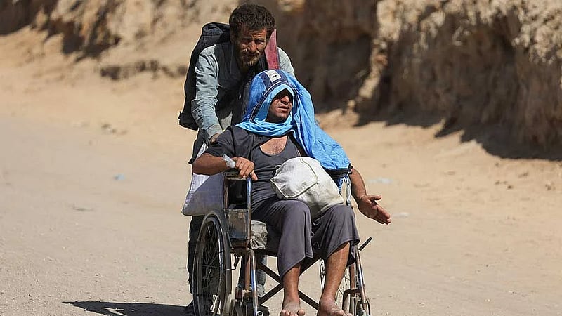 Israel blocks main road to Gaza City, gives residents last chance to leave