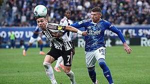 Juventus slump to defeat at Como as winless run continues