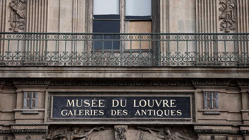 France scrambles to protect museums after Louvre heist