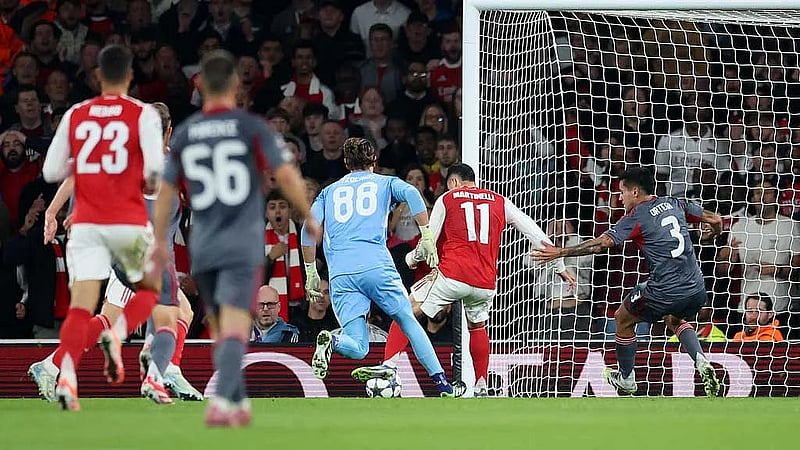 Martinelli on target as Arsenal battle past Olympiacos
