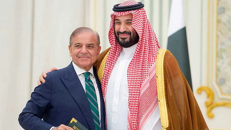 Pakistan looks to unlock Saudi investment in visit following defence pact