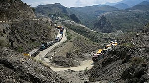Firefights erupt between Pakistani and Afghan forces along the border