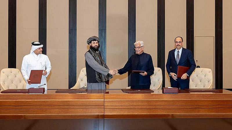 Afghanistan and Pakistan exchange fire as peace talks begin