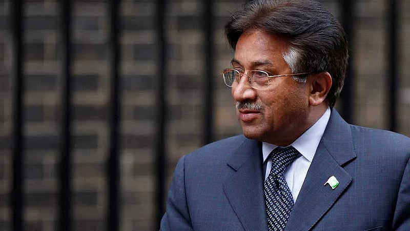 Ex-CIA officer alleges Musharraf handed Pakistan’s nukes to US