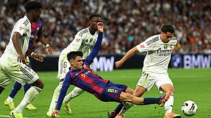 Barca's injury crisis deepens as Pedri diagnosed with leg muscle tear