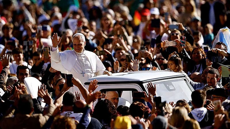 Pope Leo's critique of Trump ends honeymoon with conservative Catholics