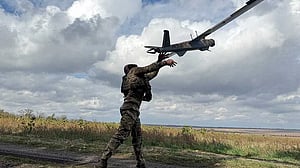 Ukraine struggling to hold eastern city of Pokrovsk, military analysts say