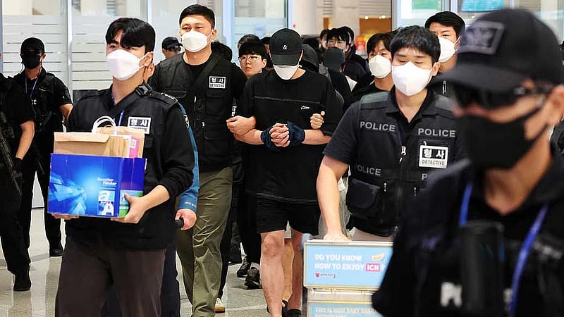 South Koreans return from Cambodia facing investigation over online scams