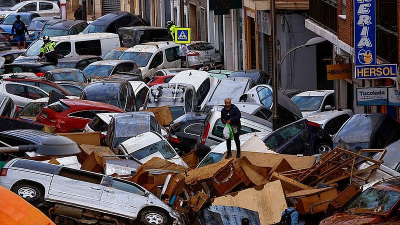 Spain marks deadly Valencia floods anniversary with state funeral, solemn marches