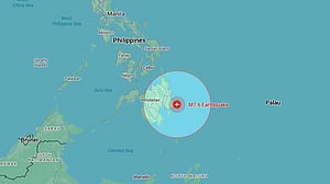 Powerful 7.5 magnitude earthquake strikes off southern Philippines, tsunami warnings issued