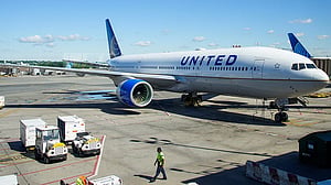 United Airlines forecasts highest-ever quarterly revenue on travel demand boost