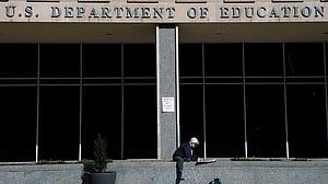 US judge blocks Trump's plan to lay off thousands of government workers