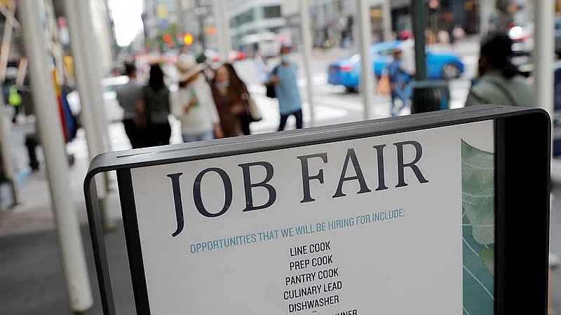 US weekly jobless claims increase, more people collecting unemployment check