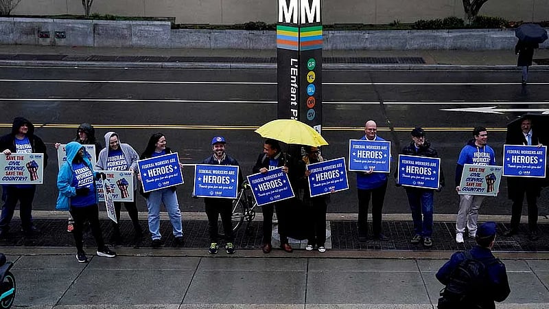 US government faces brain drain as 154,000 federal workers exit this week