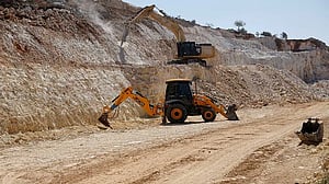 Israeli bulldozers in West Bank carve up hopes for Palestinian state