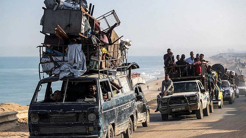 With nowhere else to shelter, Palestinians displaced in Gaza return to a city under Israeli assault