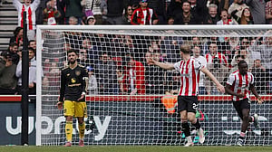 Fernandes misses penalty as Man United slump to defeat at Brentford