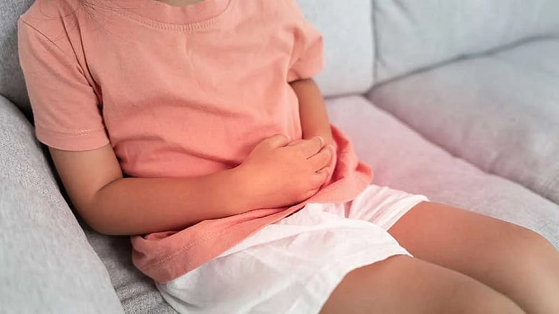 Over 800 Indonesian students suffer mass food poisoning from government free meals