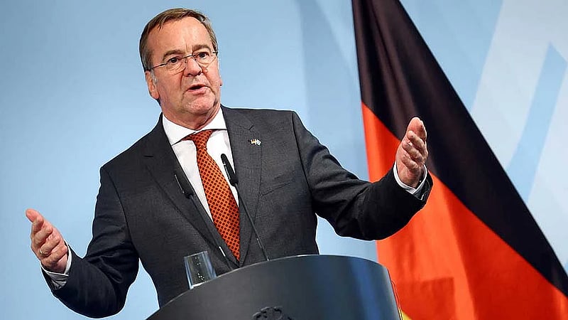 German defence minister warns against growing Russian threat in space