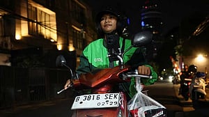 Indonesian protests draw regional solidarity with food orders for delivery drivers