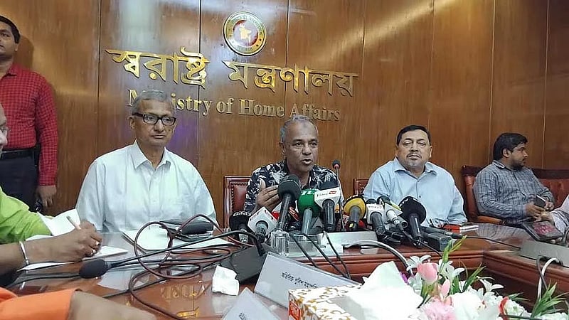 DUCSU polling staff highly educated, unlike in national polls, says Home Advisor Jahangir