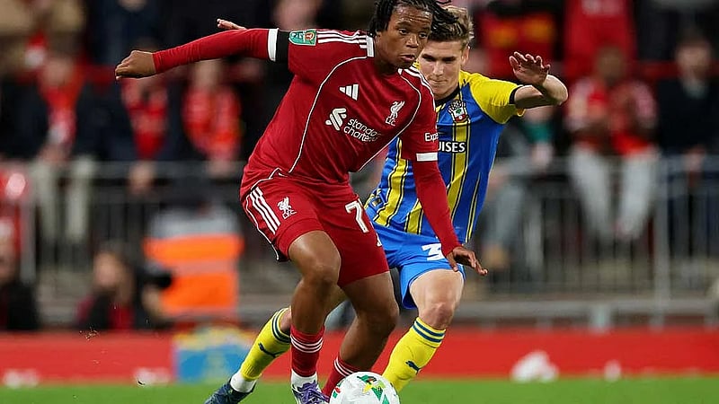 Liverpool winger Ngumoha signs first professional contract at 17