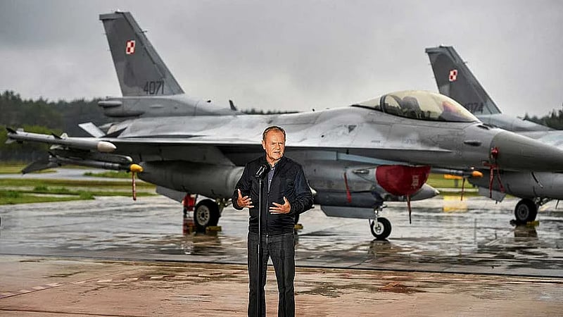 Poland scrambles military jets due to Russian air strikes on Ukraine
