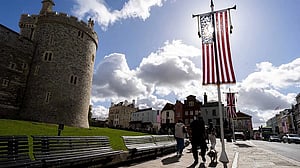 Trump to arrive in Britain as the two nations line up deals worth $10 billion
