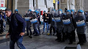 Pro-Palestinian protesters fight police in Milan, Italian ports blocked