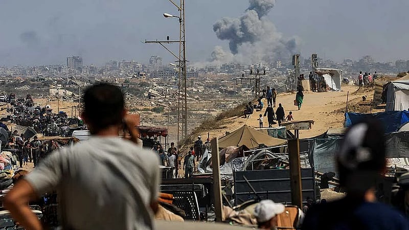 Israeli tanks push deeper into Gaza City as Trump talks peace