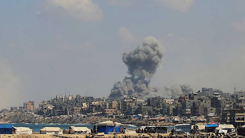 Gaza hit by telecoms blackout as Israeli tanks and infantry advance