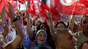 Turkey orders detention of Istanbul district mayor, others in corruption probe, state media says