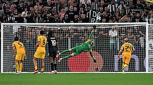 Juventus deny Dortmund with last-gasp fightback in eight-goal epic