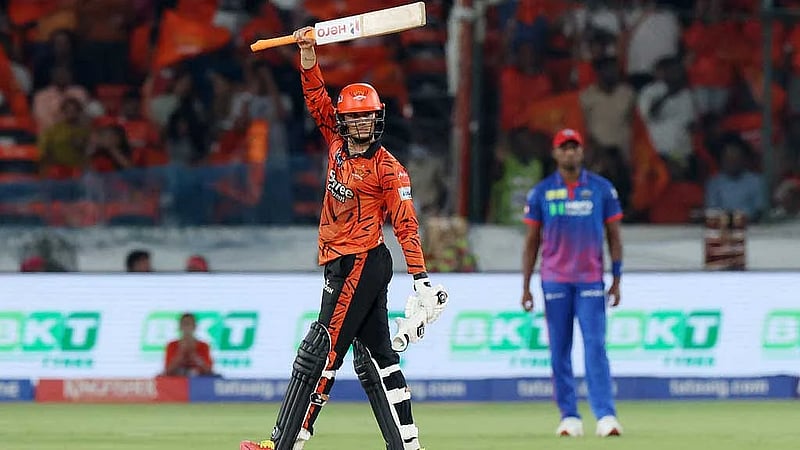 Sharma the entertainer helps Hyderabad to win over Capitals