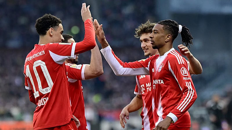 Five-star Bayern shatter league goal record to stretch lead at the top
