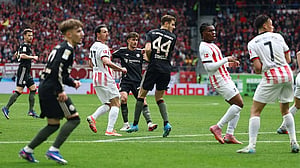 Bayern score three late goals for 3-2 comeback win at Freiburg