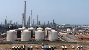 US imposes sanctions on Chinese 'teapot' refinery for buying Iranian oil